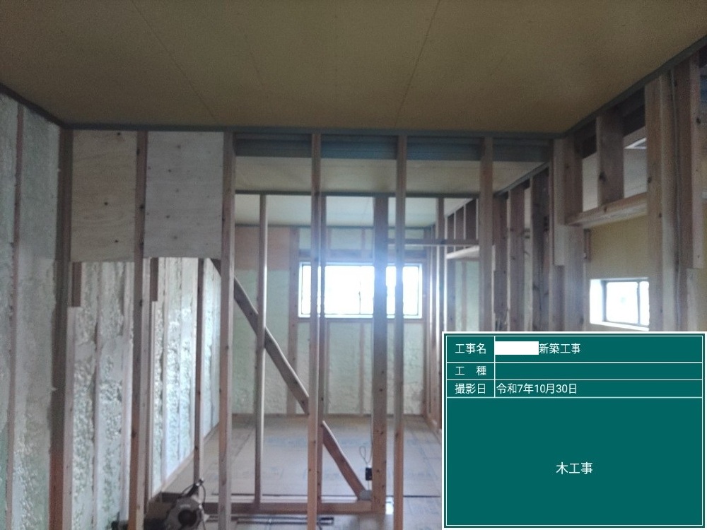 HT様邸　木工事