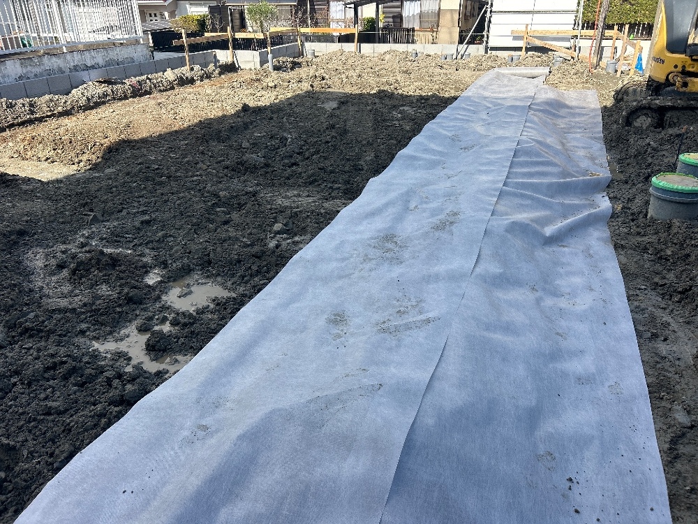 FT様邸　テクトンシート敷込・転圧