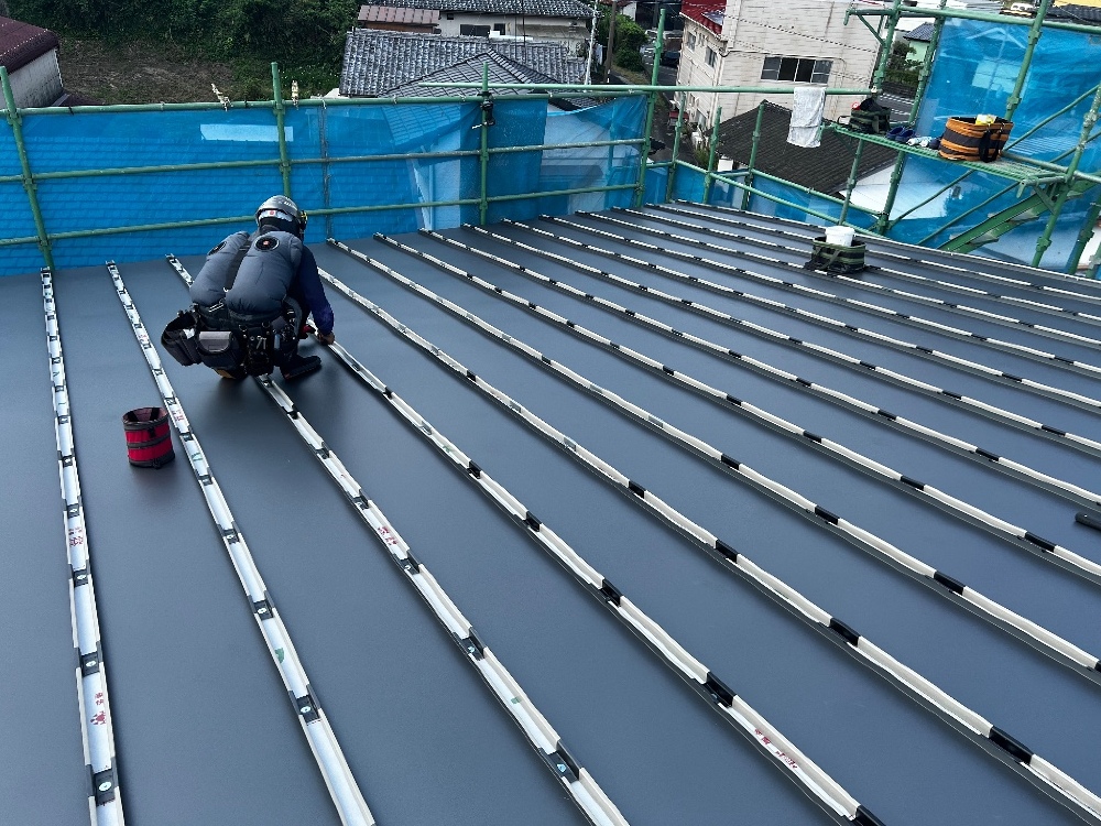 新名爪モデルハウスNo.2　屋根板金工事