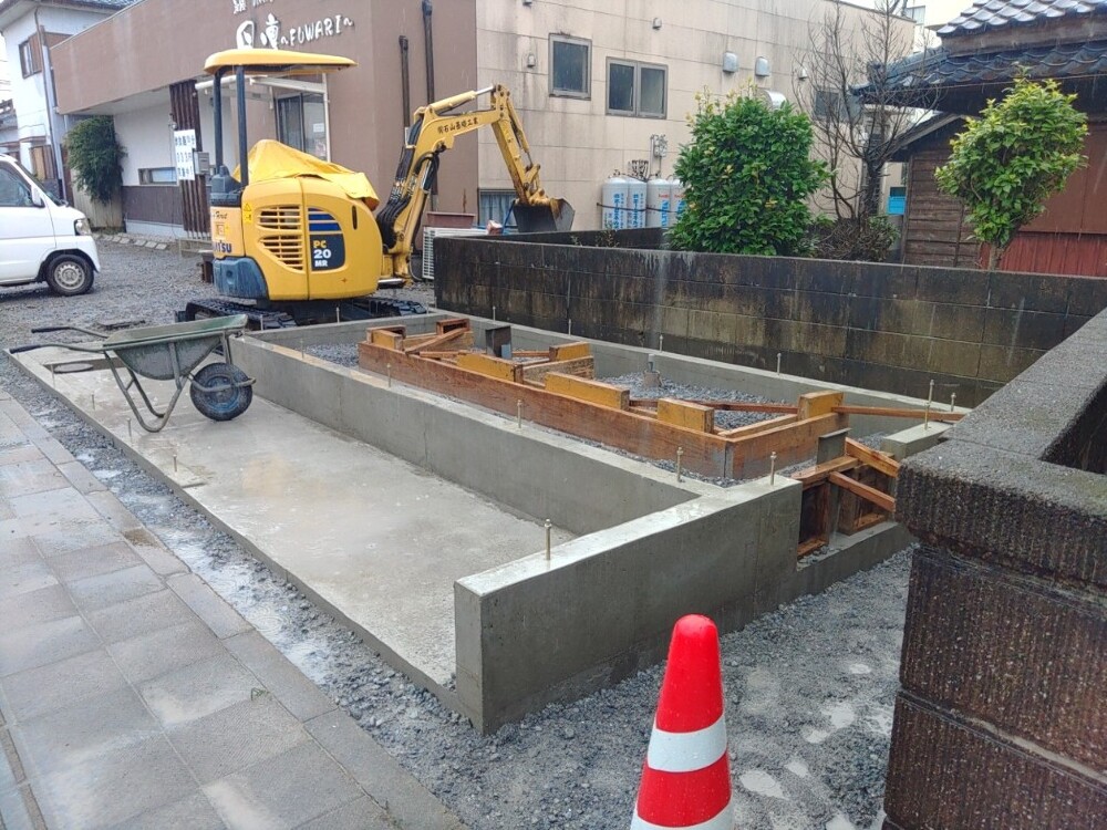 テイクアウト店舗　基礎工事